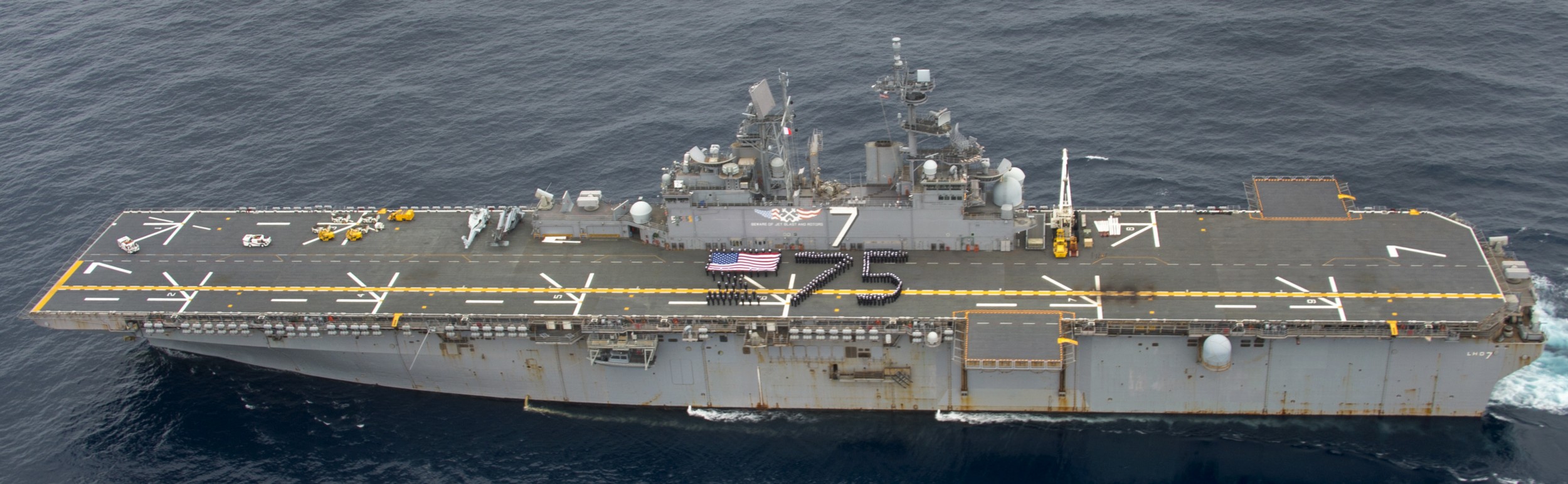 lhd-7 uss iwo jima wasp class amphibious assault ship dock landing helicopter us navy 185