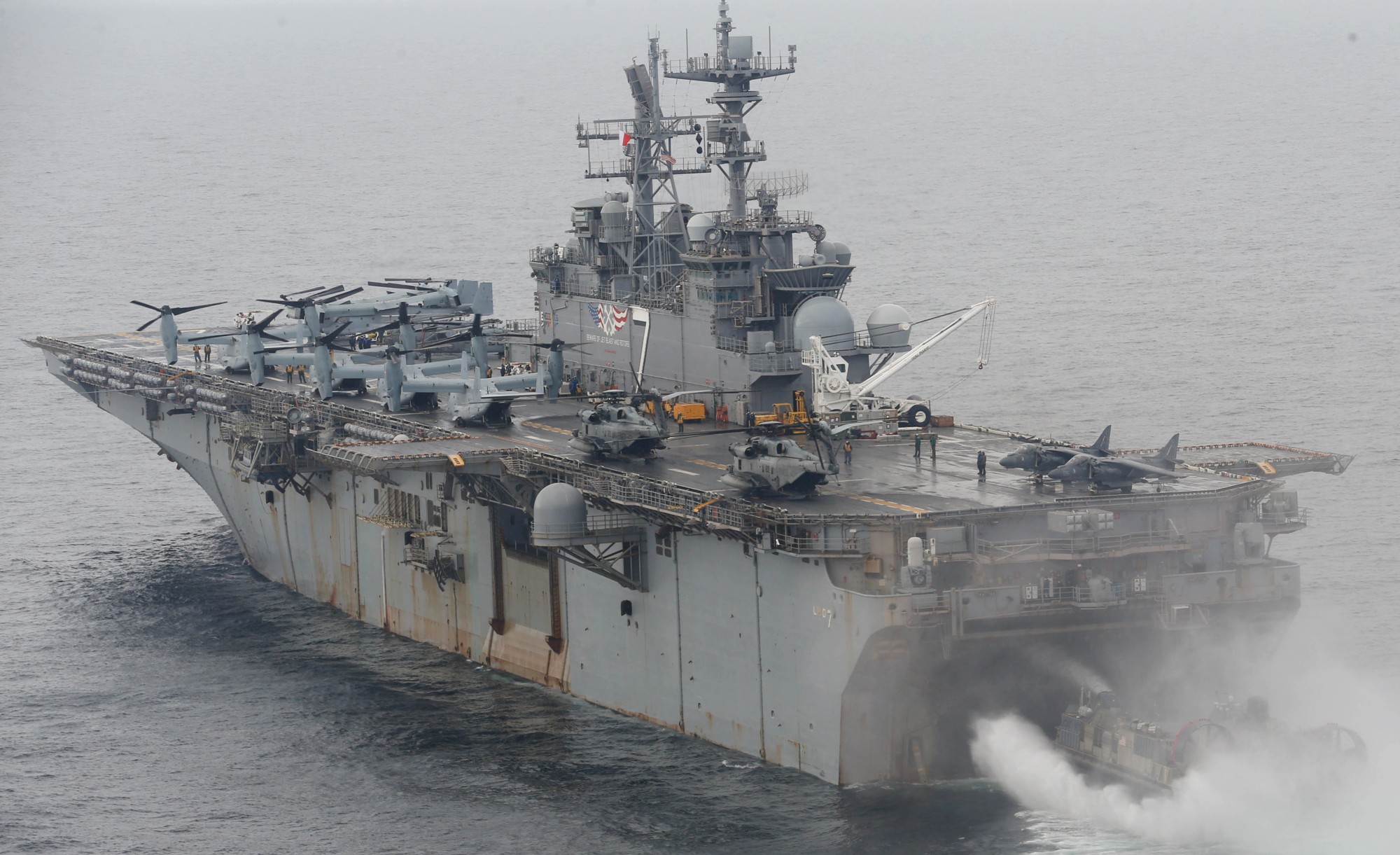 lhd-7 uss iwo jima wasp class amphibious assault ship dock landing helicopter us navy marines vmm-162 rein argmeuex 188