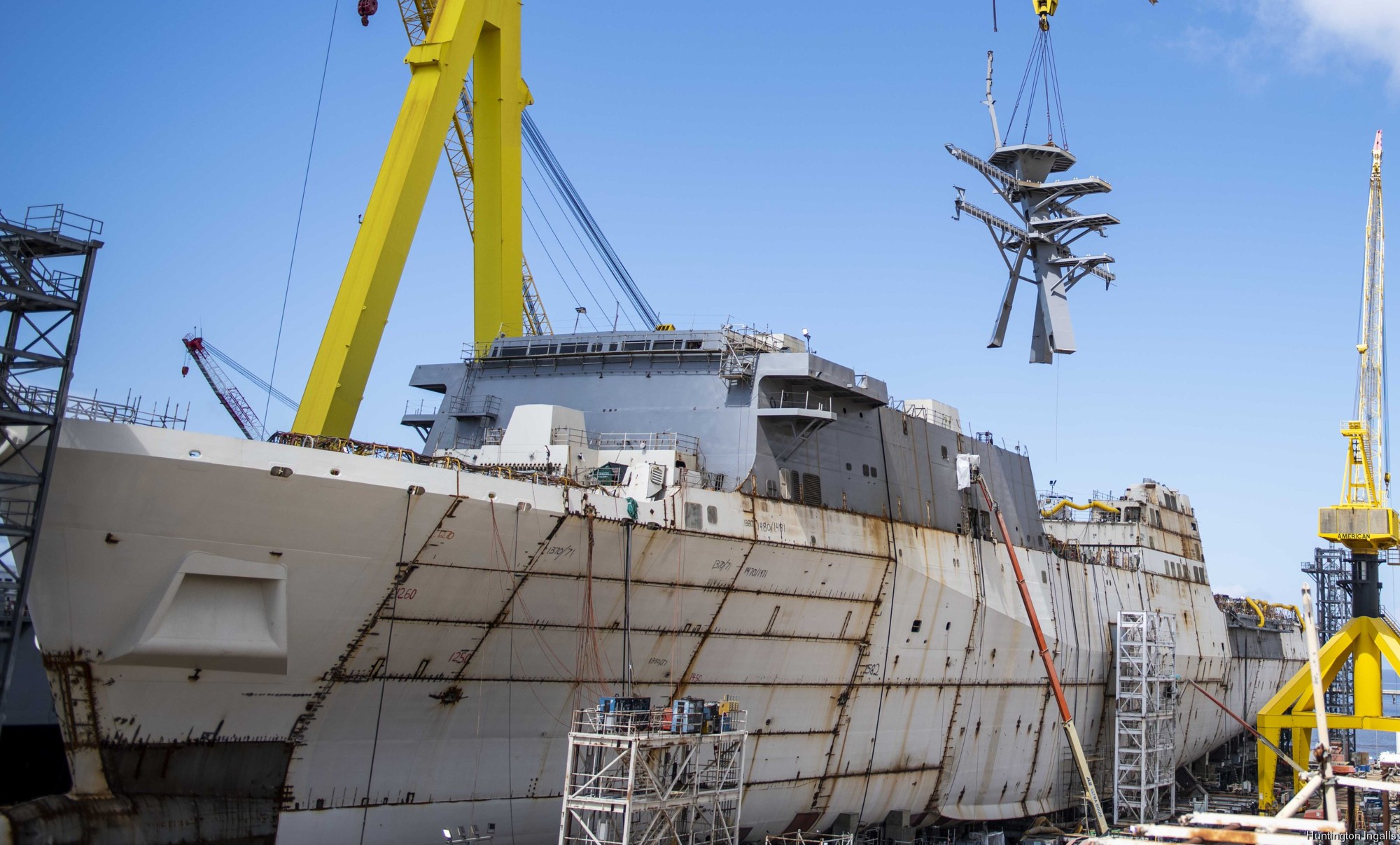 lpd-29 uss richard m. mccool san antonio class amphibious transport dock landing ship 09