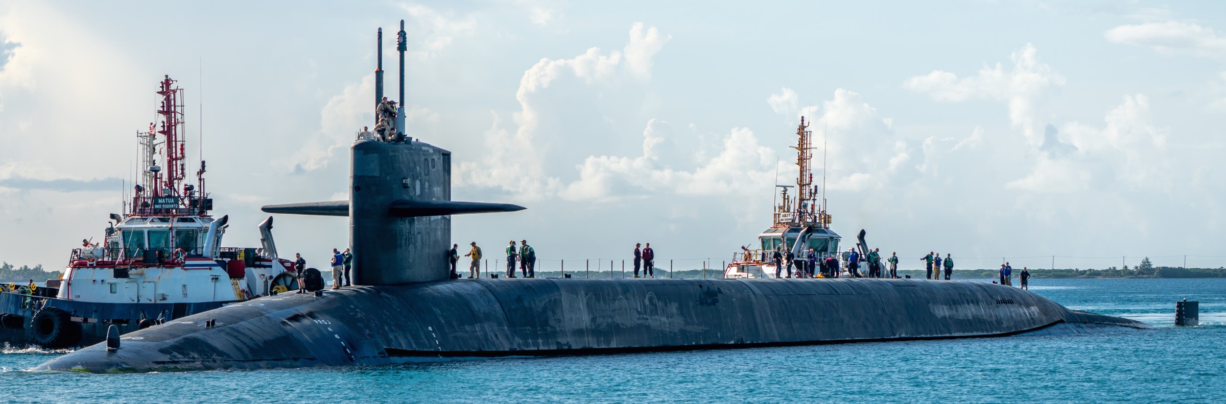 ssgn-726 uss ohio guided missile submarine us navy naval base guam apra harbor 136