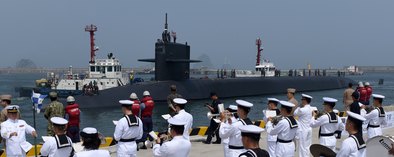 ssgn-727 uss michigan guided missile submarine 2015 08 busan korea