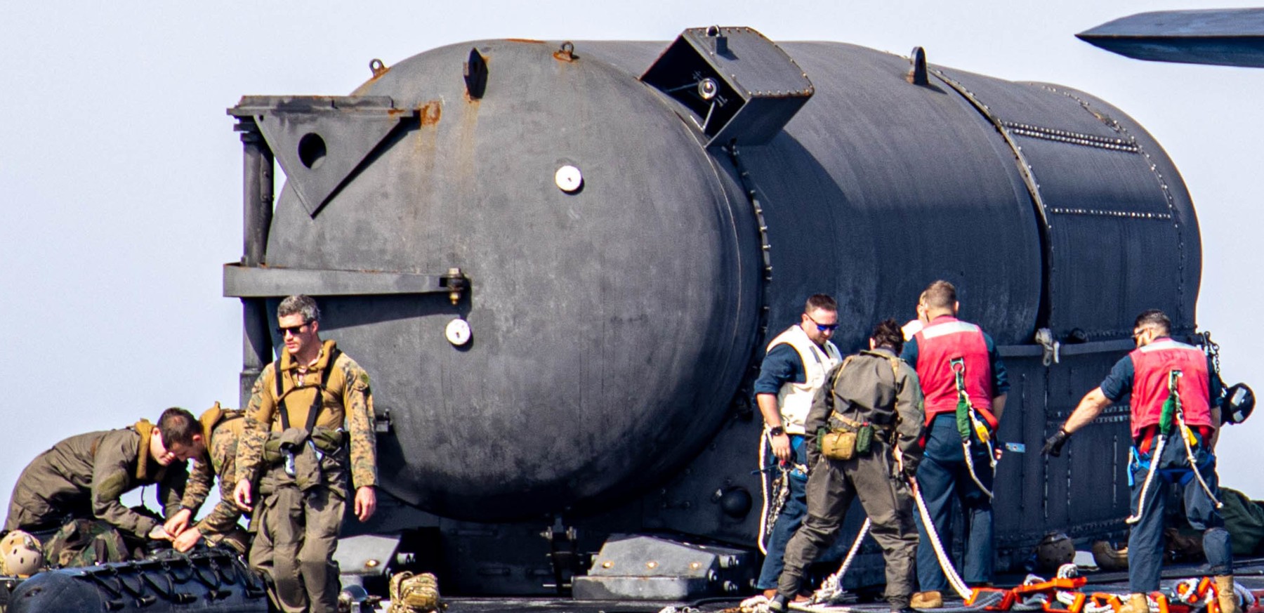 ssgn-729 uss georgia ohio class guided missile submarine dry deck shelter 85