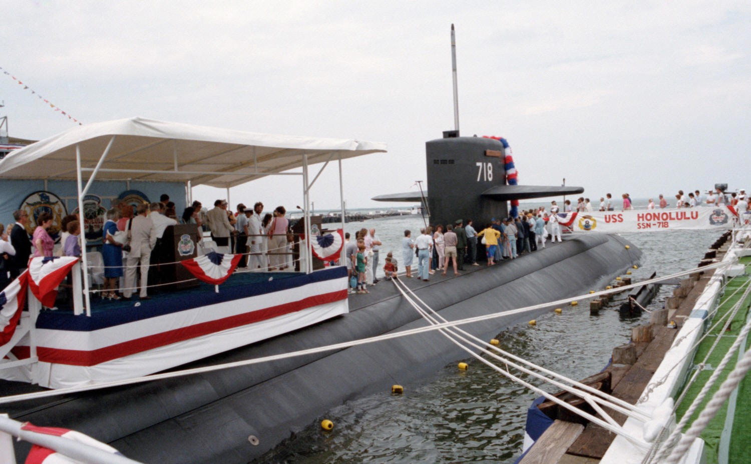 Uss Honolulu Ssn 718 Los Angeles Class Attack Submarine Us Navy