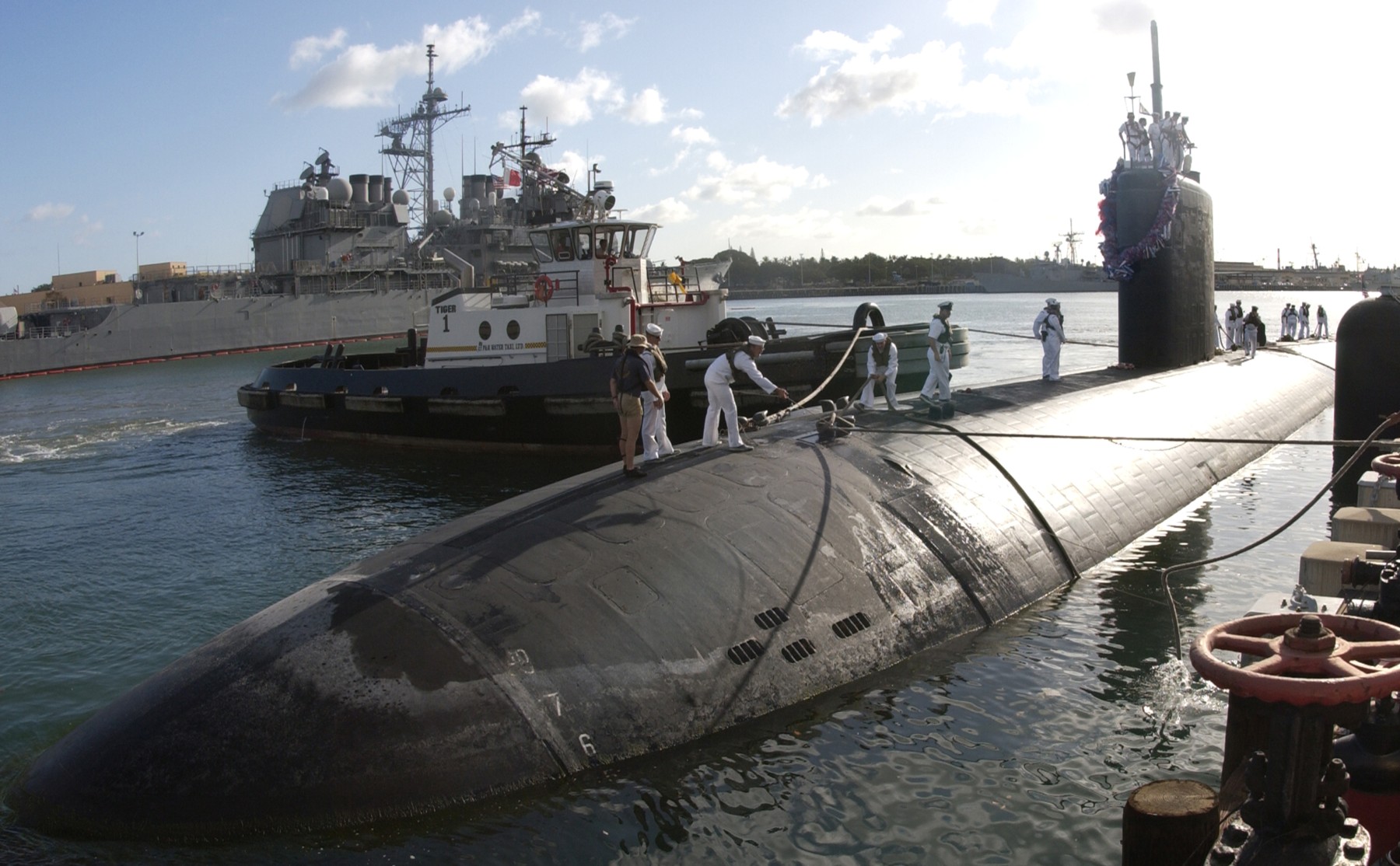 ssn-773 uss cheyenne los angeles class attack submarine naval station pearl harbor hawaii 2003 08