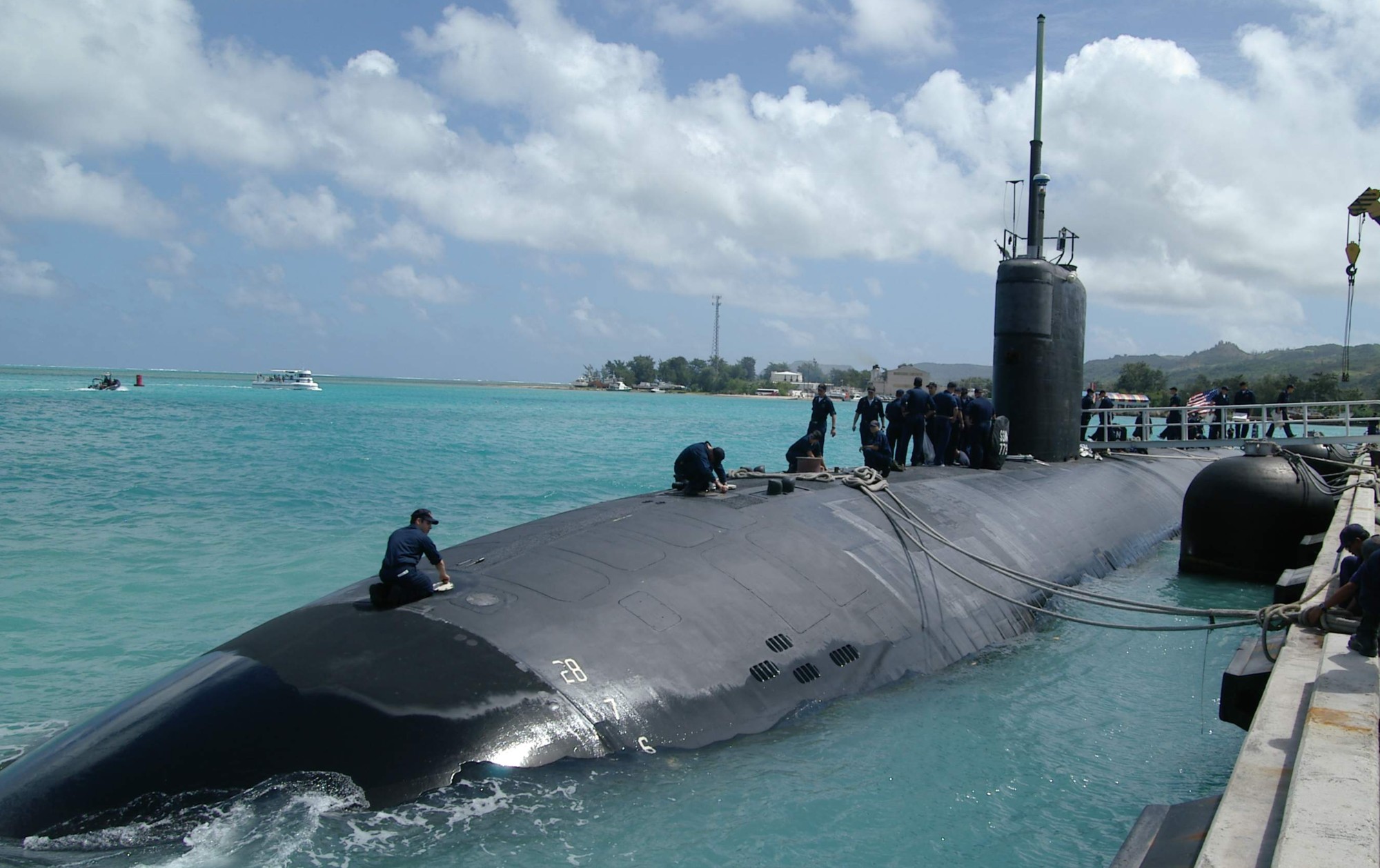 ssn-773 uss cheyenne los angeles class attack submarine saipan mariana islands 11