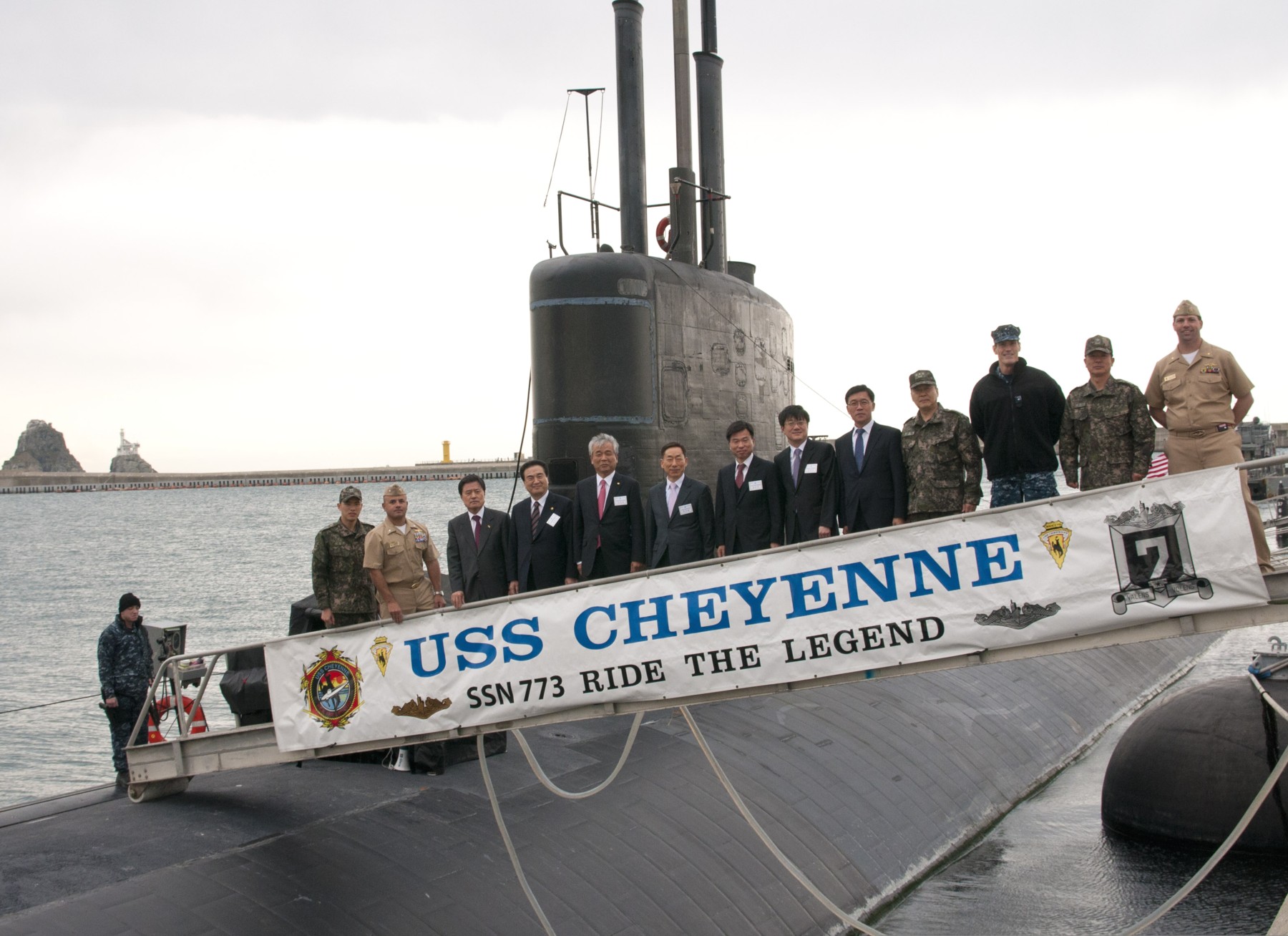 ssn-773 uss cheyenne los angeles class attack submarine busan korea 2013 21