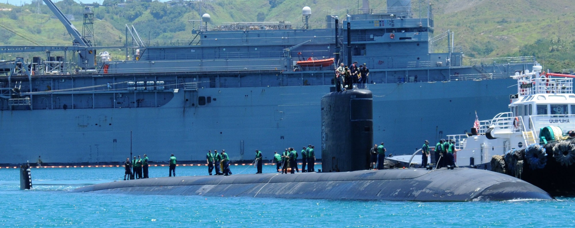 ssn-773 uss cheyenne los angeles class attack submarine polaris point naval base guam 22