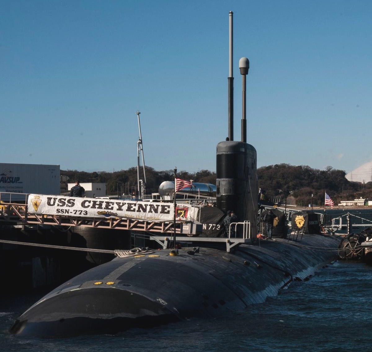 ssn-773 uss cheyenne los angeles class attack submarine yokosuka japan 2016 26