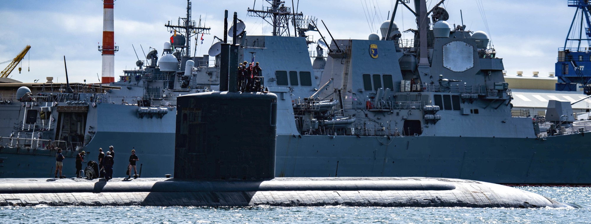 ssn-773 uss cheyenne los angeles class attack submarine departing pearl harbor hickam hawaii 41