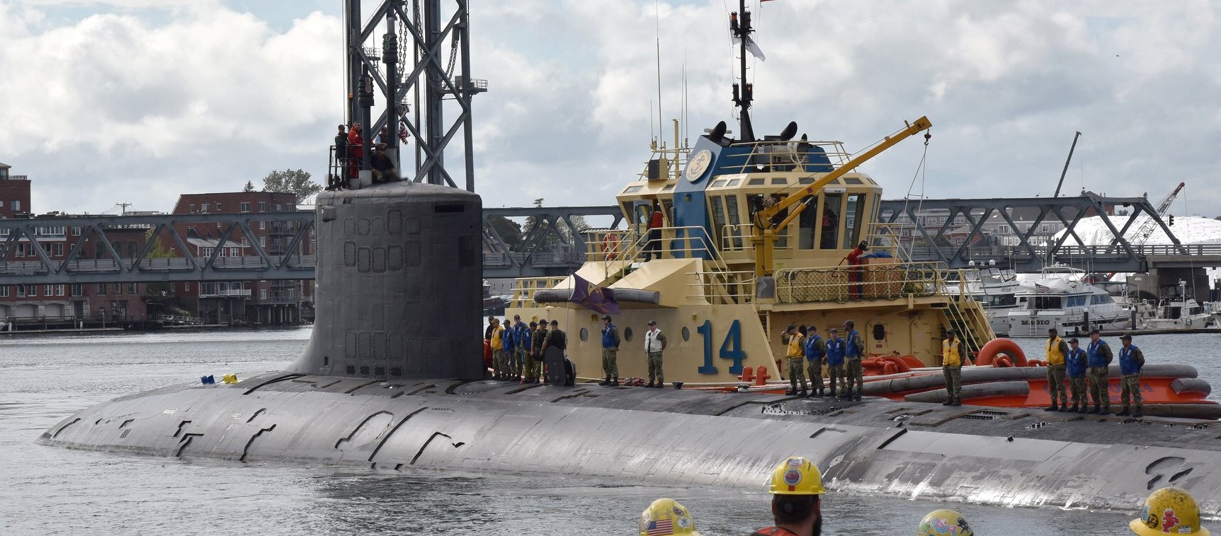 ssn-774 uss virginia class attack submarine arriving portsmouth naval shipyard maine 2018 58