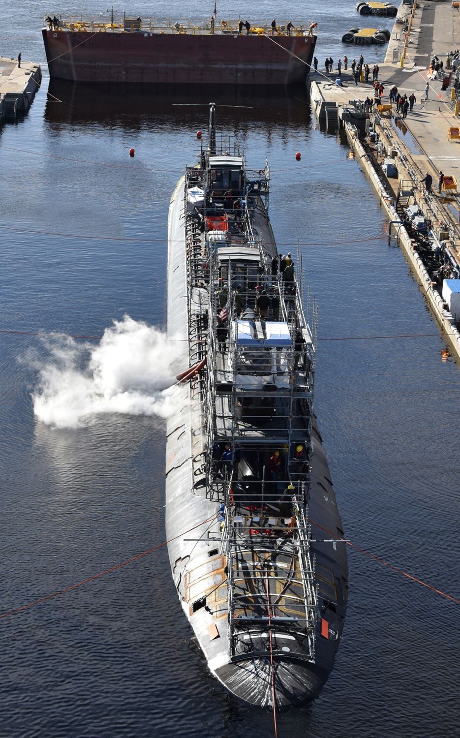 ssn-774 uss virginia class attack submarine entering dry-dock portsmouth naval shipyard maine 2018 61