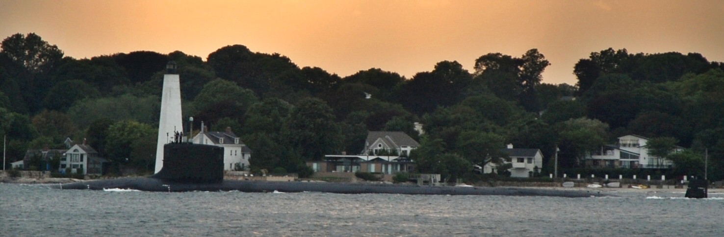 ssn-775 uss texas virginia class attack submarine departing subase new london groton 2009 67