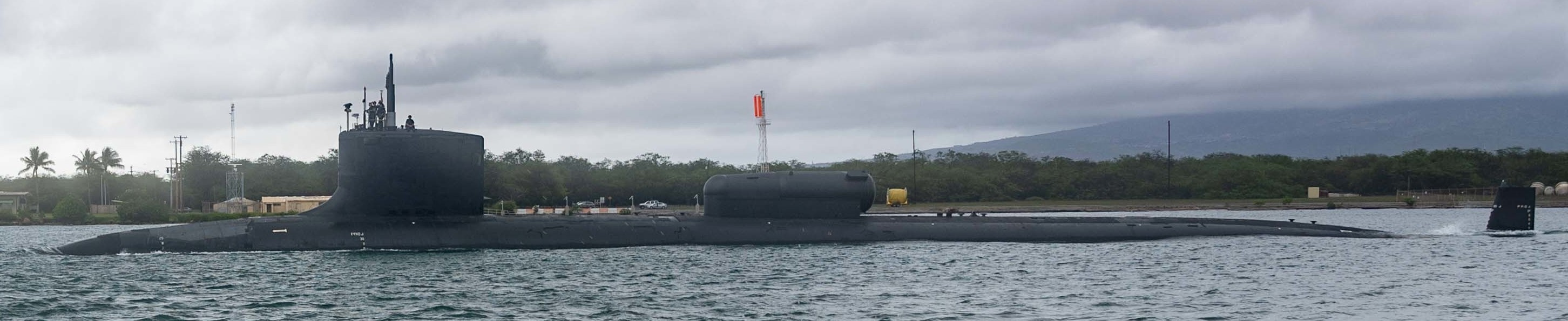 ssn-777 uss north carolina virginia class attack submarine dry-deck shelter 49