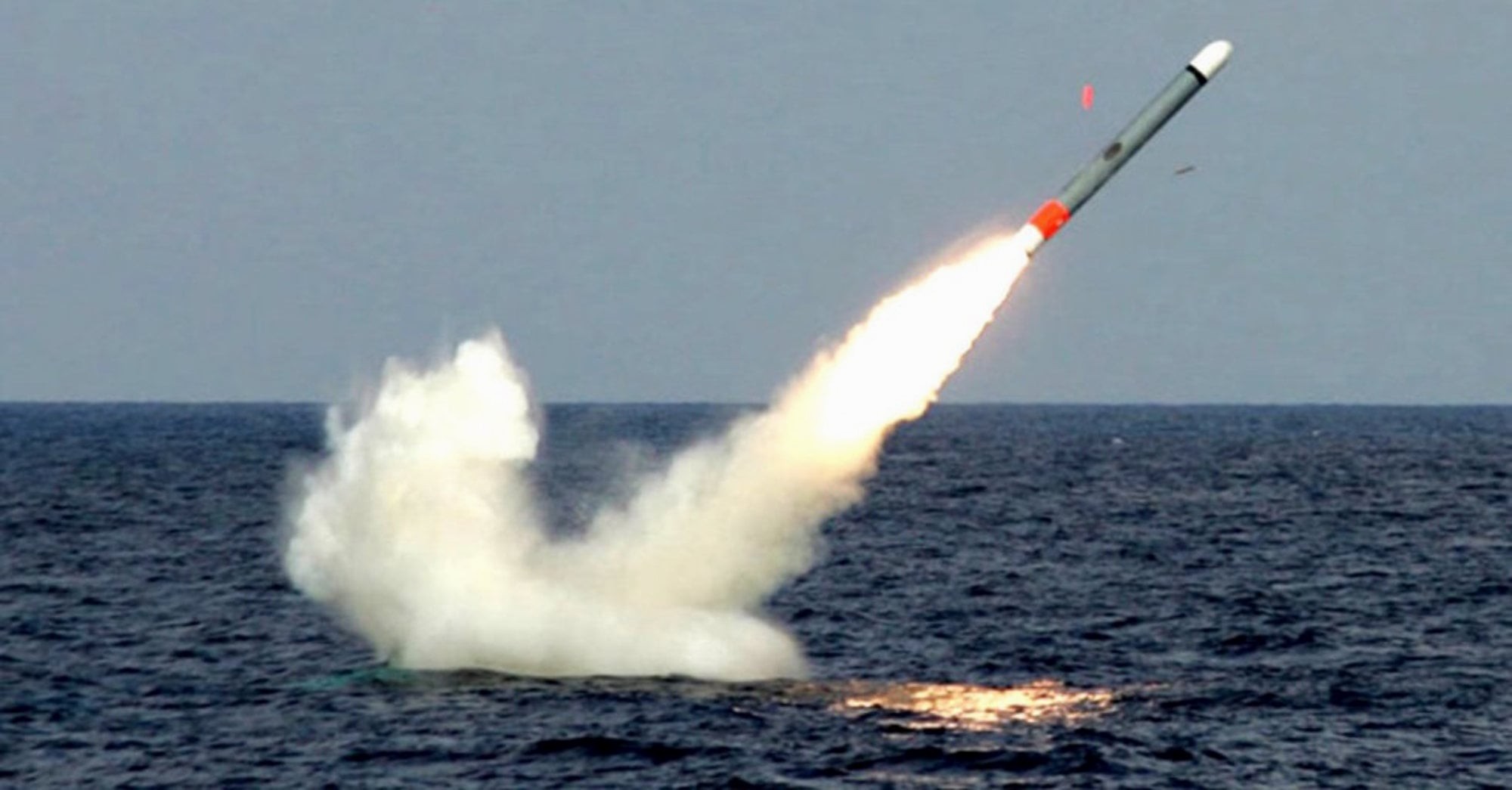 ugm-109 tomahawk land attack missile tlam us navy submarine ssn 11