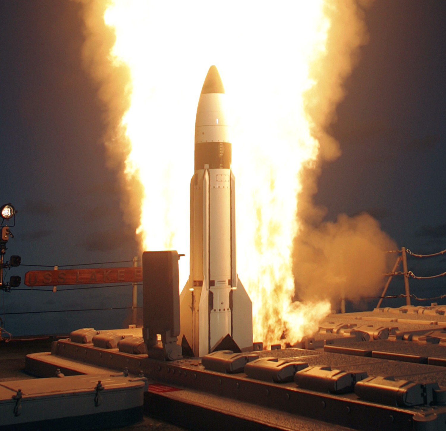 mk.41 vertical launching system vls ticonderoga class guided missile cruiser standard sm-3 rim-161 88