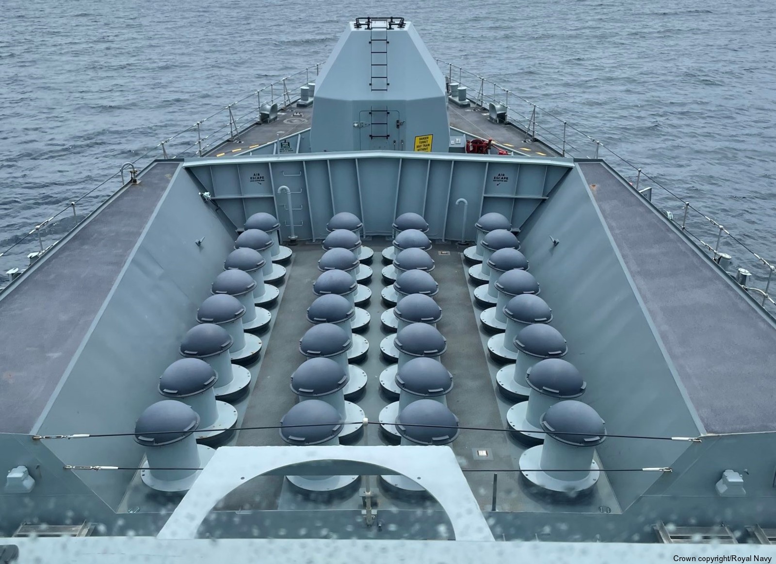 sea ceptor camm anti air defence missile system sam navy mbda 02